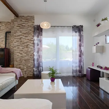 Vila Elssa By Guide *